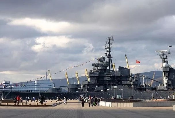 Памятный орудийный залп даст крейсер «Михаил Кутузов» в Новороссийске