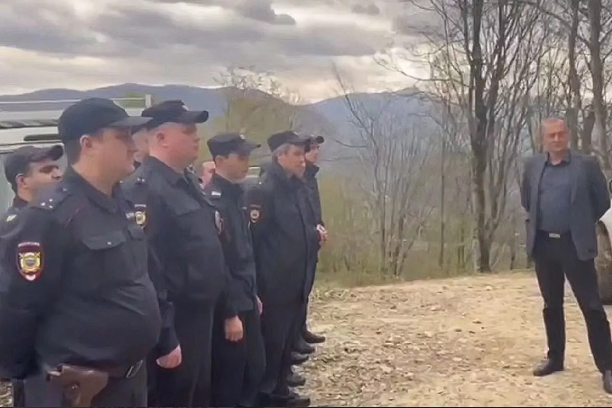 Полиция показала, как ищут пропавшего в горах Сочи мужчину