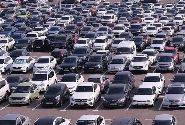 Назван средний возраст парка легковых автомобилей на Юге России