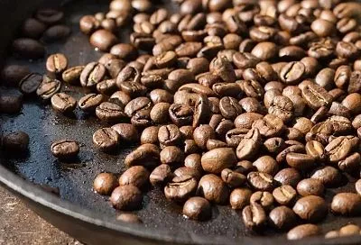 Жарю зелёный кофе на сковороде — и моя чашка в 2 раза дешевле и ароматней, чем дорогой растворимый