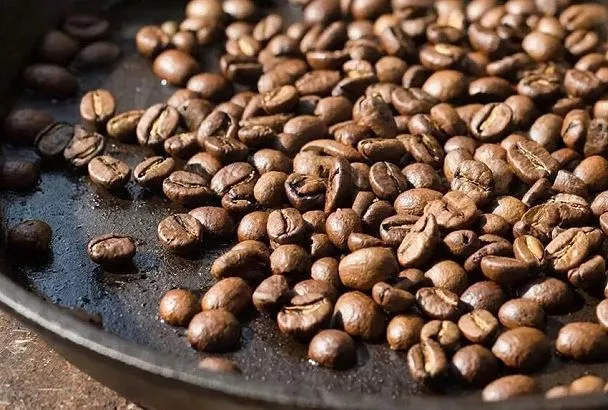 Жарю зелёный кофе на сковороде — и моя чашка в 2 раза дешевле и ароматней, чем дорогой растворимый