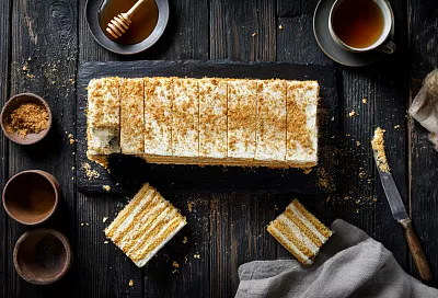 Медовик на один корж: быстрый, мягкий и очень домашний