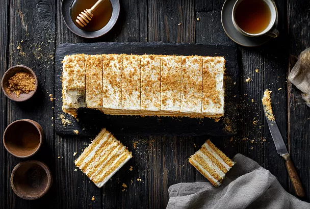 Медовик на один корж: быстрый, мягкий и очень домашний