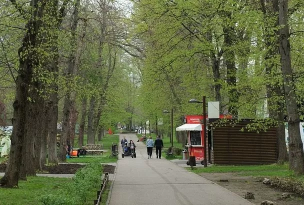 Развлекательные программы в парках Краснодара отменены из-за непогоды