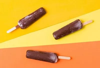 От диабета до аллергии: почему промышленное мороженое лучше заменить домашним