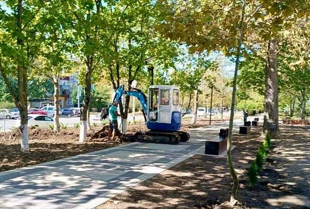 Благоустройство зеленой зоны завершают в Темрюке