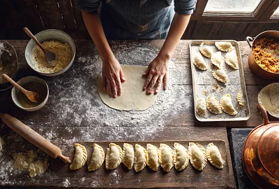 Хрустящие чебуреки на молоке: домашний рецепт с сочной начинкой