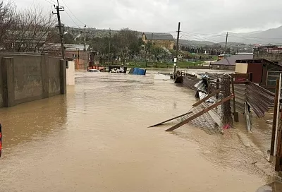 Улицы превратились в реки, подтоплены дома: аномальные ливни ударили по Дагестану