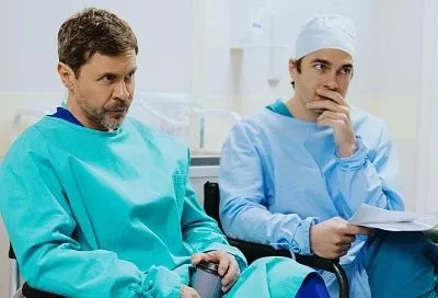 Съемки сериала «Клятва Гиппократа» завершены: Павел Деревянко в роли самоуверенного врача