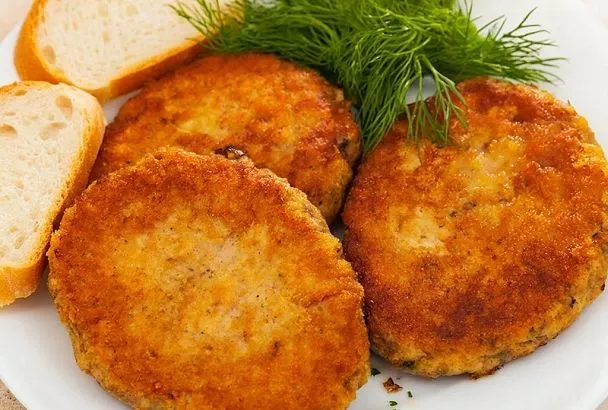 Экономные котлеты. Беру полкило фарша и готовлю гору котлет на два дня 