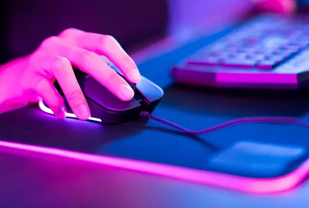 Минпросвещения РФ опровергло включение в школьную программу Counter-Strike и Dota 2