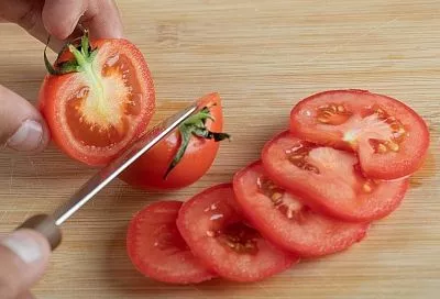 Едим ядовитые помидоры? Как проверить нитраты дома за 2 минуты — лайфхак со спичкой