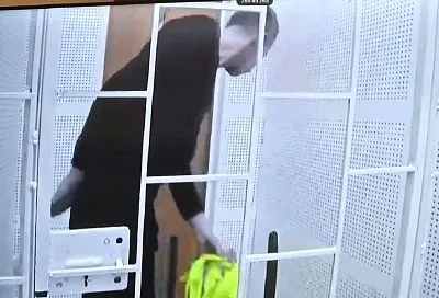 Сомелье устричного бара «Кашалот» в Сочи присвоил алкоголь на 1,3 млн рублей и поплатился