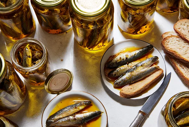 Домашние рыбные консервы из салаки для салатов и супов