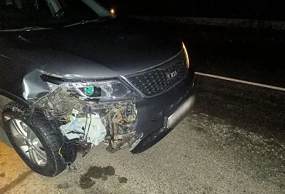 Краснодарец на внедорожнике насмерть сбил идущую по обочине женщину. Ее личность устанавливается