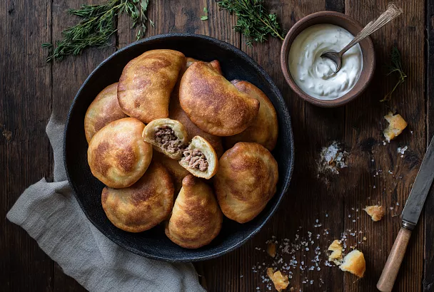 Жареные пирожки с мясом из универсального дрожжевого теста