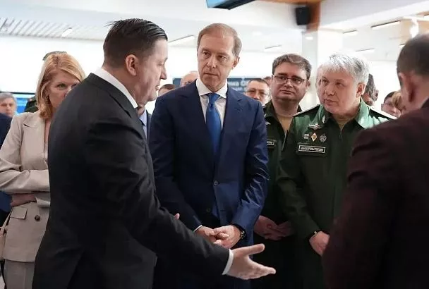 Денис Мантуров посетил военный инновационный технополис «Эра» в Анапе 