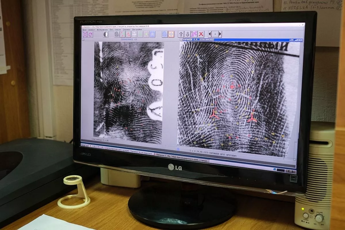 Кубанские эксперты-криминалисты выполняют более 40 тысяч экспертиз и около 12 тысяч исследований вещественных доказательств в год, более 90% из них помогают расследованию преступлений.