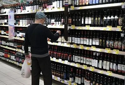 Мужчина пытался вынести под майкой из «Ленты» в Краснодаре бутылку Macallan за 12 тысяч и попался Росгвардии