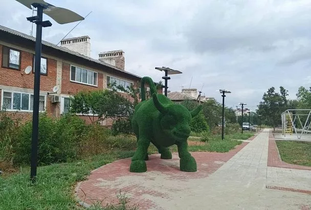 Сквер в Гулькевичском районе благоустраивают по нацпроекту