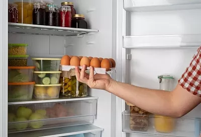 Таксист украл мобильник пассажира и прятал его в морозилке в Краснодаре