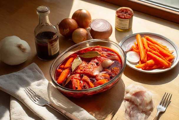 Рыба под маринадом: хек, овощная шуба и правильная кисло-сладкая нотка