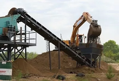 С площадки временного хранения в Анапе вывезли более 230 тонн замазученного песка