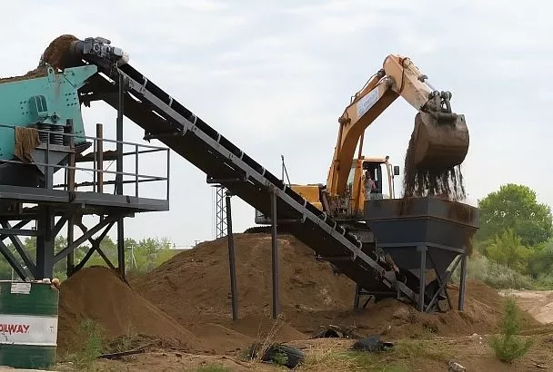 С площадки временного хранения в Анапе вывезли более 230 тонн замазученного песка