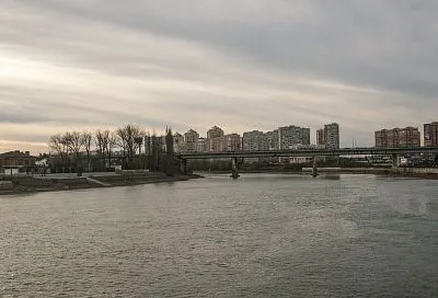 В аэропорту Краснодара действуют ограничения: опасность БПЛА объявили еще в 18 городах и районах Кубани