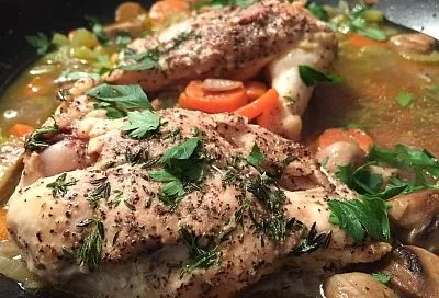 Рецепт курицы на сковороде, которая по вкусу не уступает ресторанной и никогда не надоедает