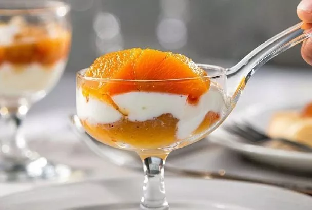 Хурма с йогуртом за 10 минут: ПП-десерт, когда ну очень хочется сладкого