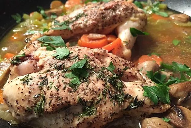 Рецепт курицы на сковороде, которая по вкусу не уступает ресторанной и никогда не надоедает