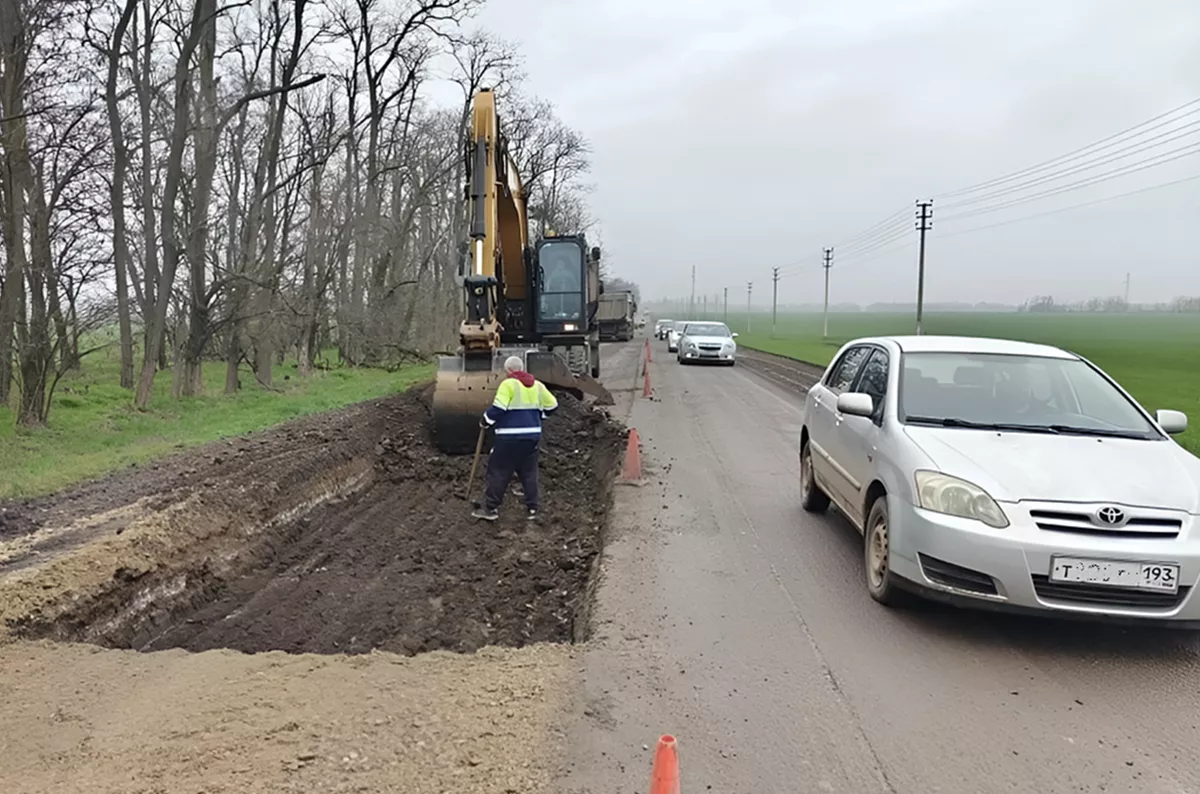 Участок дороги между Старомышастовской и Красносельским в Динском районе отремонтируют до конца года