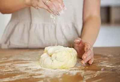 Песочное тесто на рубленом масле: универсальный рецепт для пирогов и тартов - можно заморозить