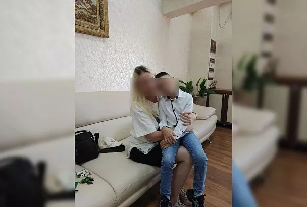 Кубанские приставы вернули матери ребенка, которого отец скрывал больше года