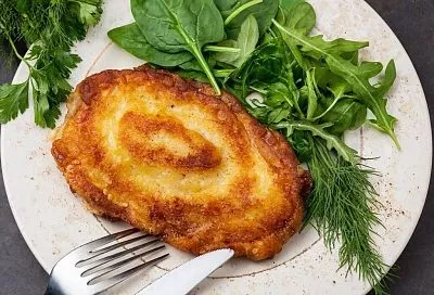 Хруст снаружи, нежность внутри: секрет идеального баварского шницеля, который готовится всего за несколько минут