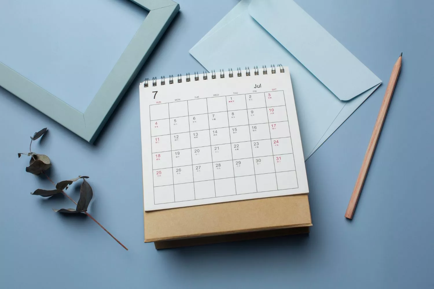 Март 2026: календарь рабочих дней и правила оплаты труда в праздники