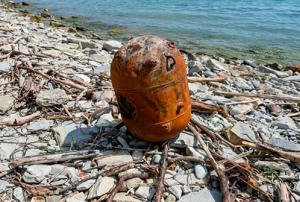 Жители Геленджика нашли у побережья морскую мину времен Великой Отечественной