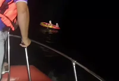 Двух подростков на надувной лодке унесло в море в Туапсинском районе