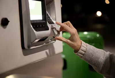 В России могут ограничить выдачу наличных в отделениях банков