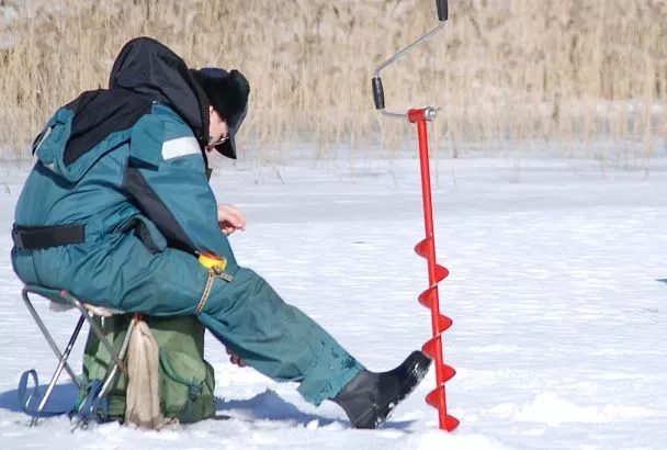 Жерлица на щуку с падающим «лепестком» (рисунок внутри): сделал так — и сразу видно, когда схватила живца