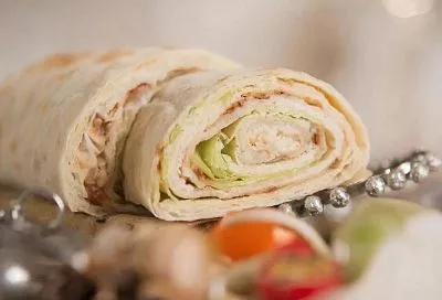 Праздничные рулеты из лаваша 3 в 1: холодные, горячие и запечённые с одной заготовки — за полчаса