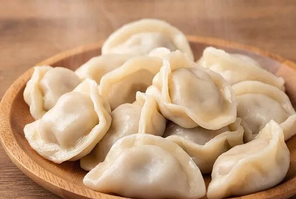 Тесто для вареников на сметане: нежное, воздушное и сливочное, а сочни для вареников получаются слегка пышными