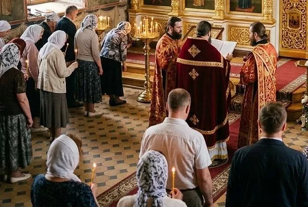 Символ единства флота и веры: в Суворовском храме торжественно прошел молебен памяти адмирала Ушакова