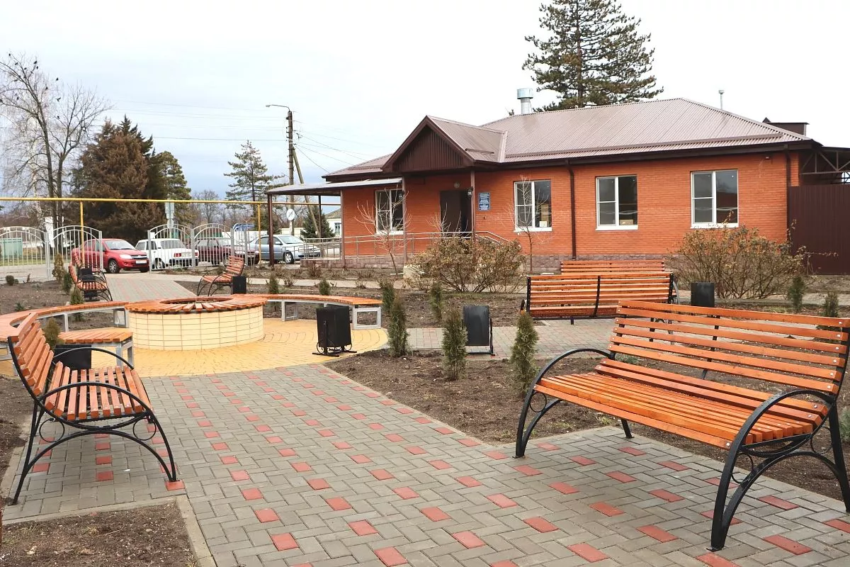 Новый облик площади перед Домом культуры в хуторе Джумайловка