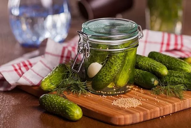 Маринованные огурцы «как в СССР»: классический рецепт заготовки из детства