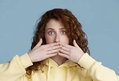 Обойдемся без мятной жвачки: 5 эффективных натуральных средств против запаха изо рта