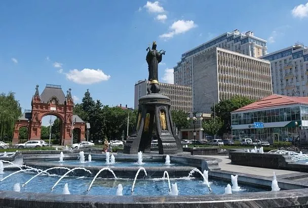 Гребень антициклона принесет по-летнему теплый день в Краснодарский край