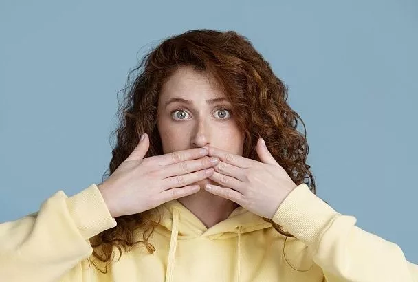 Обойдемся без мятной жвачки: 5 эффективных натуральных средств против запаха изо рта