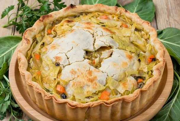 Самый ленивый пирог с капустой. Сразу включаю духовку